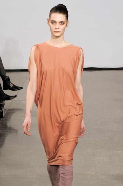 Halston 08ﶬDƬ