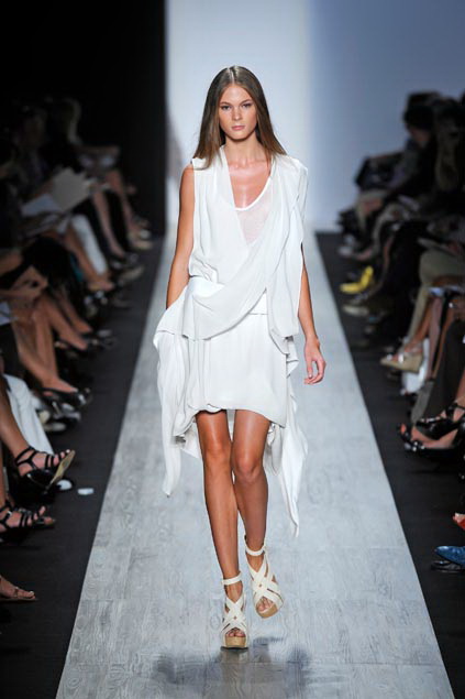 Bcbg MaxAzria 09ĸDƬ