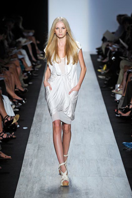 Bcbg MaxAzria 09ĸDƬ