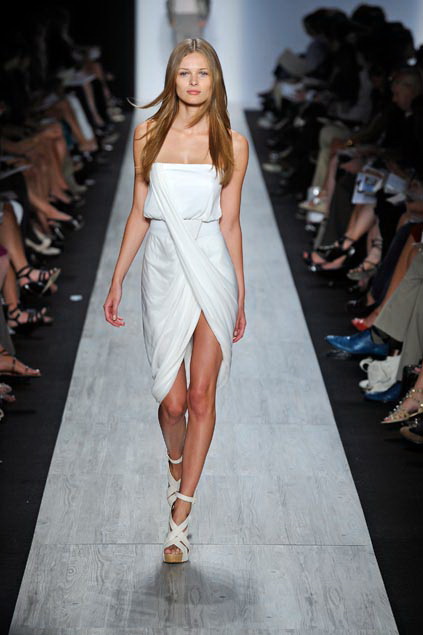 Bcbg MaxAzria 09ĸDƬ