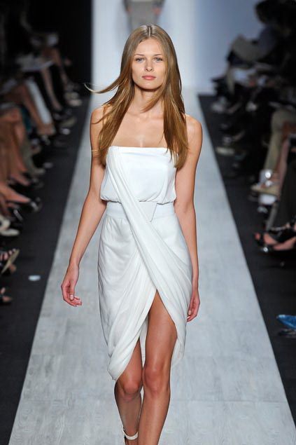 Bcbg MaxAzria 09ĸDƬ