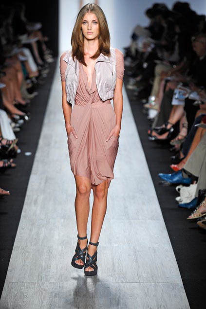 Bcbg MaxAzria 09ĸDƬ