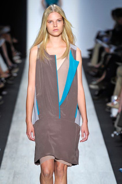 Bcbg MaxAzria 09ĸDƬ