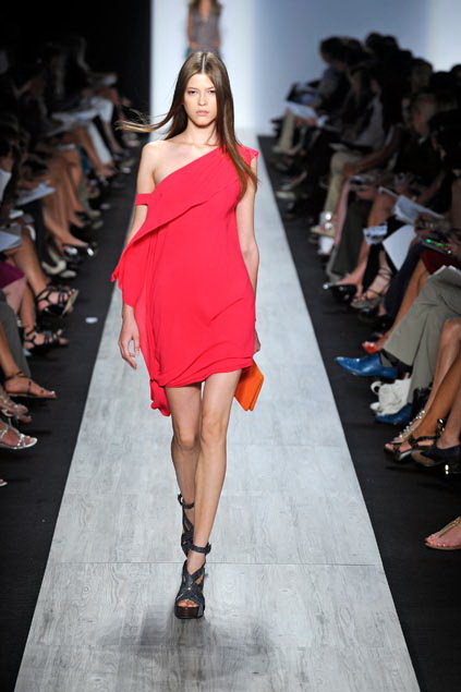 Bcbg MaxAzria 09ĸDƬ