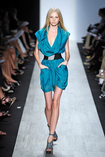 Bcbg MaxAzria 09ĸDƬ