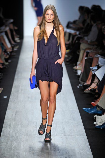 Bcbg MaxAzria 09ĸDƬ