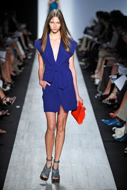 Bcbg MaxAzria 09ĸDƬ