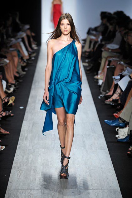 Bcbg MaxAzria 09ĸDƬ