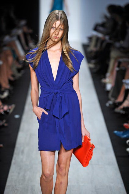Bcbg MaxAzria 09ĸDƬ