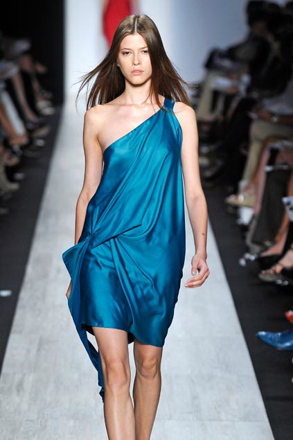 Bcbg MaxAzria 09ĸDƬ