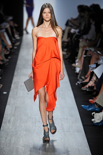 Bcbg MaxAzria 09ĸDƬ