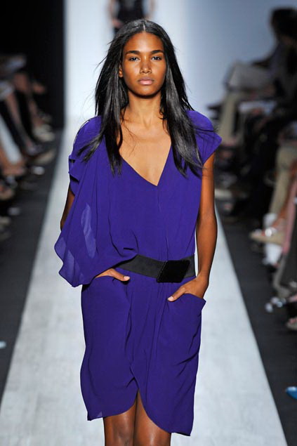 Bcbg MaxAzria 09ĸDƬ