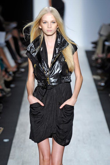 Bcbg MaxAzria 09ĸDƬ