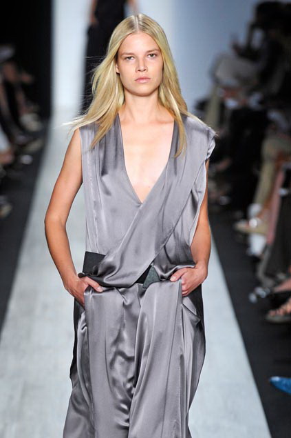 Bcbg MaxAzria 09ĸDƬ