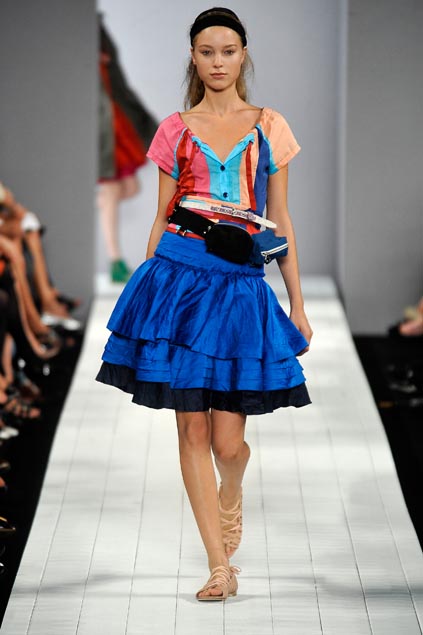 Marc by Marc Jacobs 09ĸDƬ