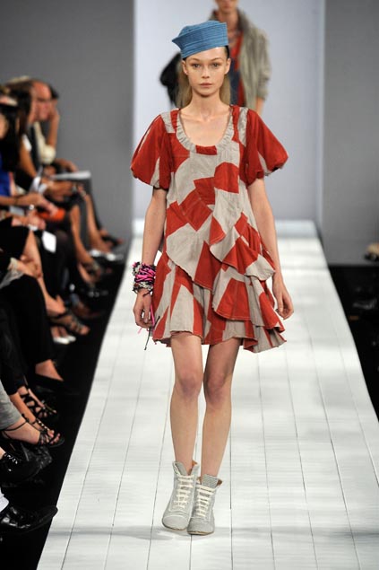 Marc by Marc Jacobs 09ĸDƬ