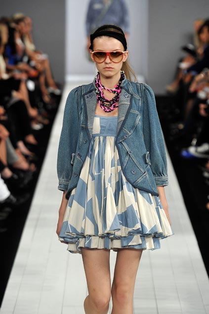 Marc by Marc Jacobs 09ĸDƬ