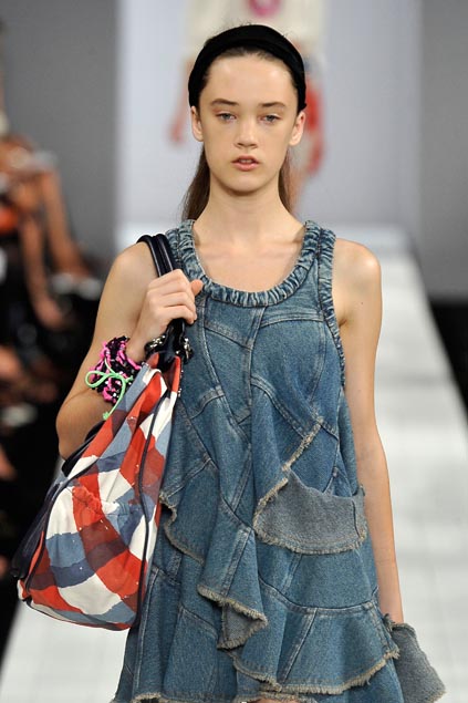 Marc by Marc Jacobs 09ĸDƬ
