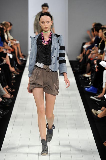 Marc by Marc Jacobs 09ĸDƬ
