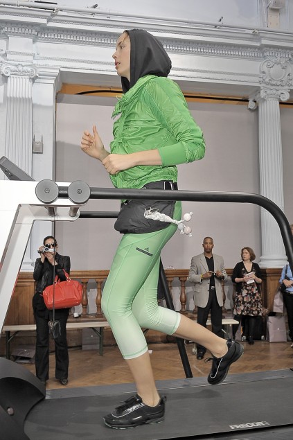 Adidas by Stella McCartney 09ĸDƬ