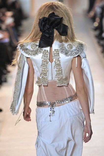 Christian Lacroix 09ĸDƬ