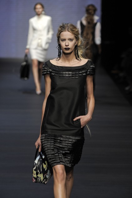 Mariella Burani 09ĸDƬ