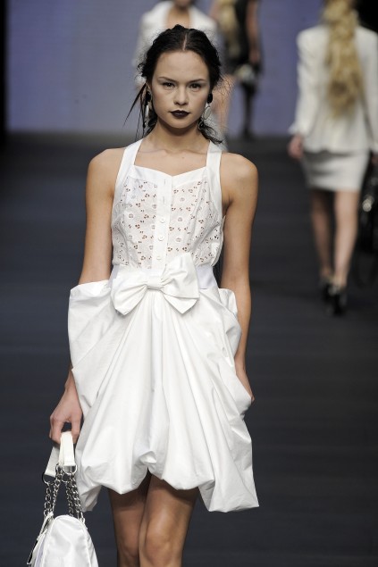 Mariella Burani 09ĸDƬ