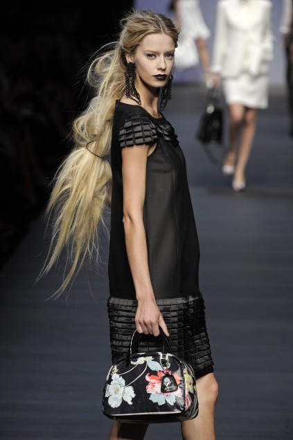 Mariella Burani 09ĸDƬ