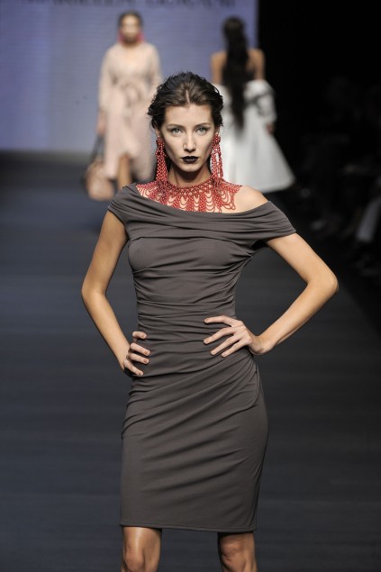 Mariella Burani 09ĸDƬ