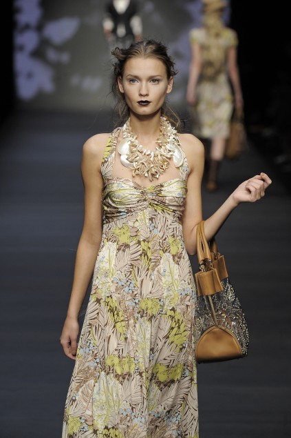 Mariella Burani 09ĸDƬ
