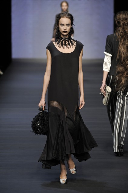 Mariella Burani 09ĸDƬ