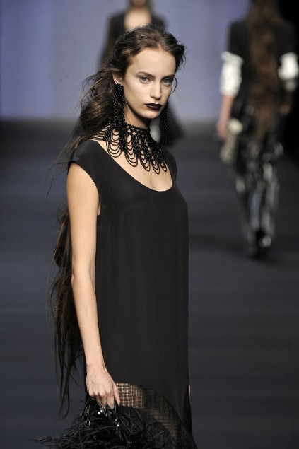 Mariella Burani 09ĸDƬ