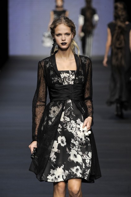 Mariella Burani 09ĸDƬ