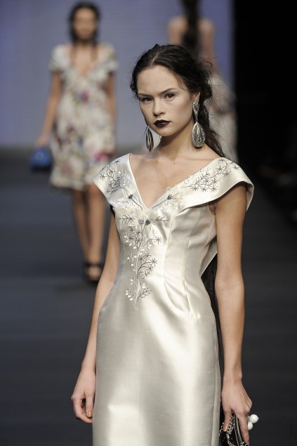Mariella Burani 09ĸDƬ