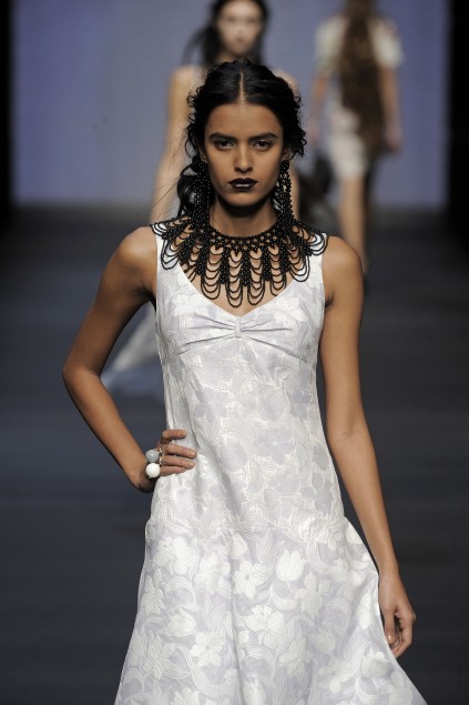 Mariella Burani 09ĸDƬ