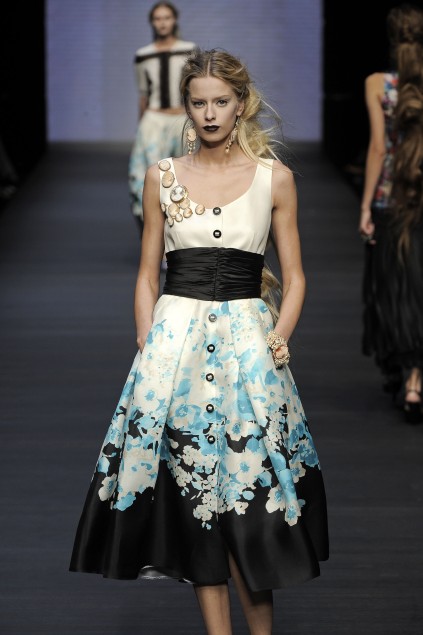 Mariella Burani 09ĸDƬ