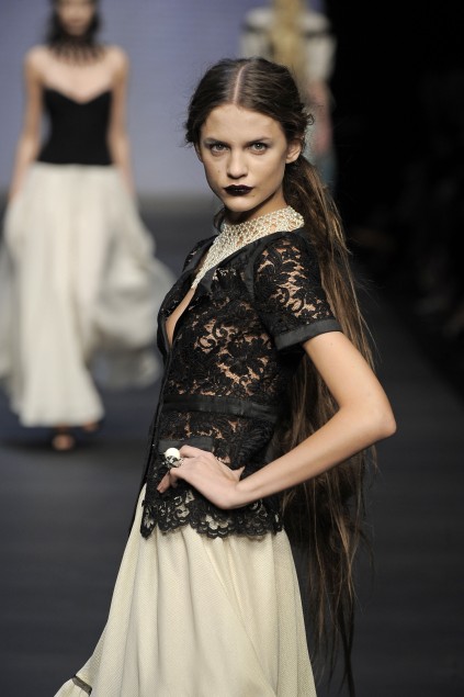 Mariella Burani 09ĸDƬ