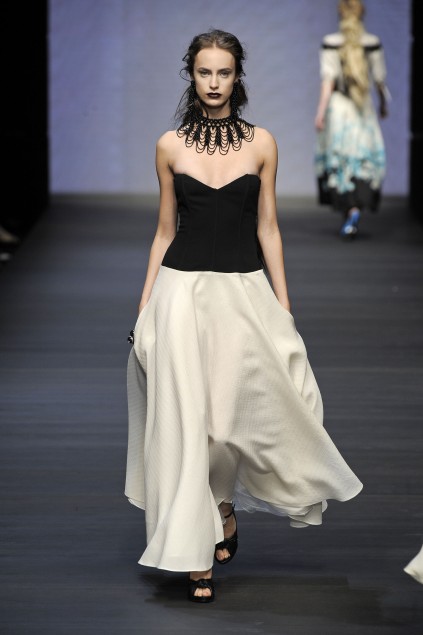 Mariella Burani 09ĸDƬ