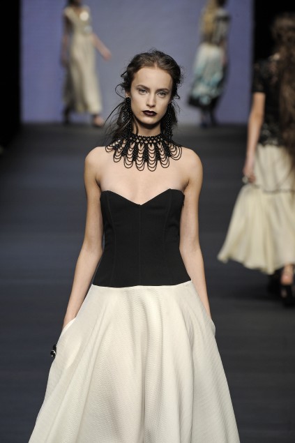 Mariella Burani 09ĸDƬ