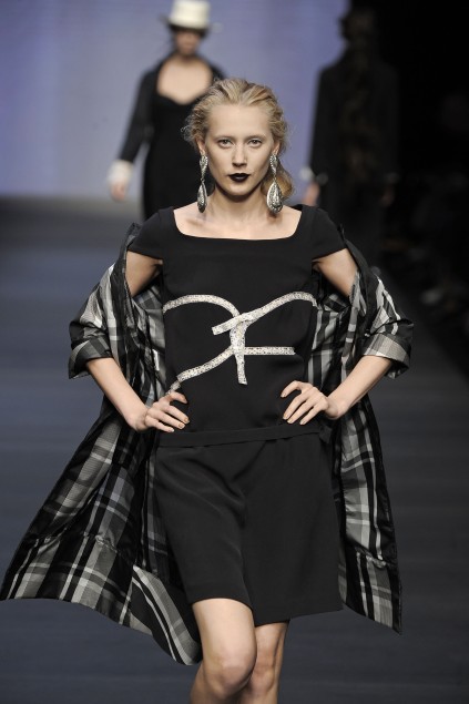 Mariella Burani 09ĸDƬ