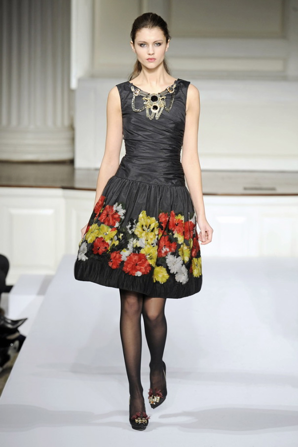 Oscar de la Renta 09ﶬDƬ